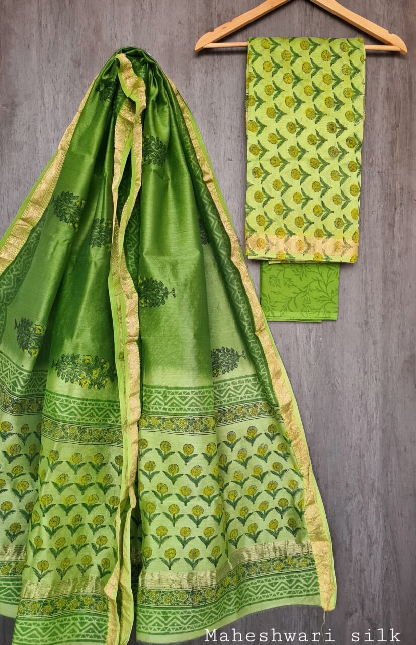 Pure Maheshwari Silk Unstitched Suit Set with Maheshwari Silk Dupatta with Zari Border ( Top, Bottom and Dupatta length 2.5 meter each) - 4