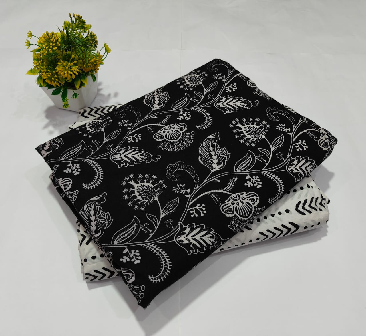pure cotton handblock printed top bottom set (2.5 Mtr Top & 2.5 Mtr Bottom) - 100